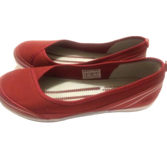 North Star women's size 8 (39) red canvas slip-on loafer flats casual shoes - Picture 1 of 10